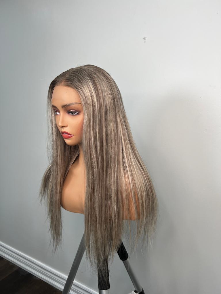 22 Inches Ash Blonde & Ash Brown Highlights Wig